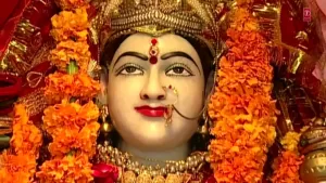 ChaitraNavratri@SanatanYatra. चैत्र नवरात्रि देवी दुर्गा के नौ रूपों को समर्पित एक पवित्र हिंदू त्योहार है। चैत्र के हिंदू महीने के दौरान मनाया जाने वाला यह त्योहार बुराई पर अच्छाई की जीत का प्रतीक है। भक्त देवी का आशीर्वाद पाने, सुरक्षा पाने और आध्यात्मिक विकास प्राप्त करने के लिए हर दिन विशिष्ट मंत्रों का जाप करते हैं। यहाँ चैत्र नवरात्रि 2025 के प्रत्येक दिन के लिए शक्तिशाली दुर्गा मंत्र दिए गए हैं।