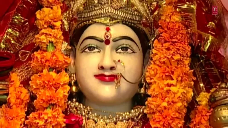 ChaitraNavratri@SanatanYatra. चैत्र नवरात्रि देवी दुर्गा के नौ रूपों को समर्पित एक पवित्र हिंदू त्योहार है। चैत्र के हिंदू महीने के दौरान मनाया जाने वाला यह त्योहार बुराई पर अच्छाई की जीत का प्रतीक है। भक्त देवी का आशीर्वाद पाने, सुरक्षा पाने और आध्यात्मिक विकास प्राप्त करने के लिए हर दिन विशिष्ट मंत्रों का जाप करते हैं। यहाँ चैत्र नवरात्रि 2025 के प्रत्येक दिन के लिए शक्तिशाली दुर्गा मंत्र दिए गए हैं।